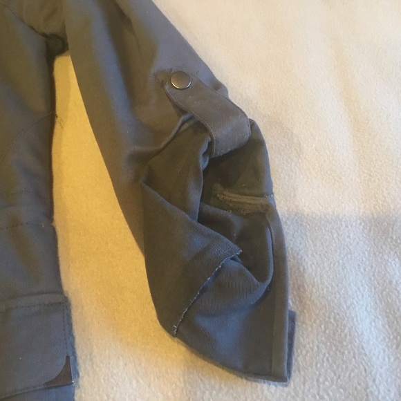 Woman’s jacket - Picture 2 of 9